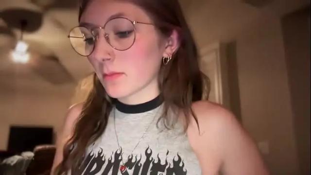 Image 12 of dainty_lilac Stream on Chaturbate on 14 months ago