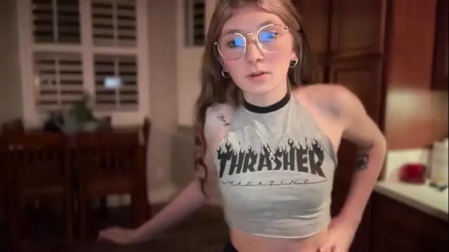 Image 2 of dainty_lilac Stream on Chaturbate on 14 months ago
