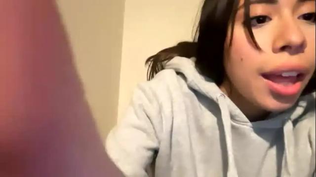 Image 10 of daisy_darling222 Stream on Chaturbate on 18 months ago