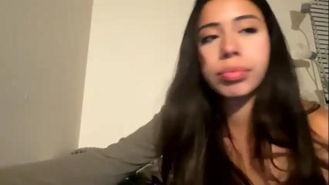 Image 7 of daisy_darling222 Stream on Chaturbate on 18 months ago