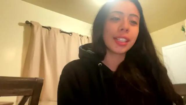 Image 11 of daisy_darling222 Stream on Chaturbate on 17 months ago