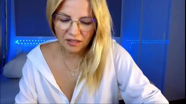 Image 12 of daisydavis_ Stream on Chaturbate on 26 days ago