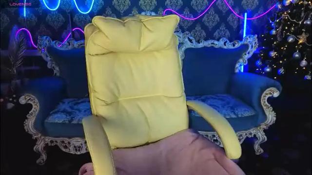 Image 12 of daisydelight_ Stream on Chaturbate on 12 days ago