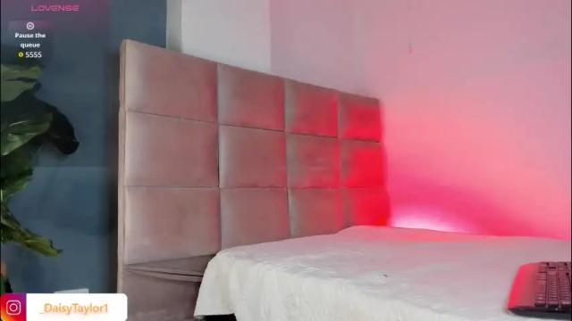 Image 3 of daisytaylor_ Stream on Chaturbate on 1 month ago