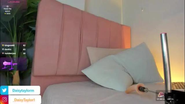 Image 11 of daisytaylor_ Stream on Chaturbate on 1 month ago