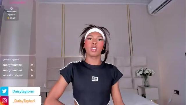 Image 4 of daisytaylor_ Stream on Chaturbate on 1 month ago