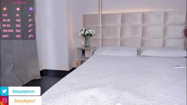 Image 2 of daisytaylor_ Stream on Chaturbate on 1 month ago