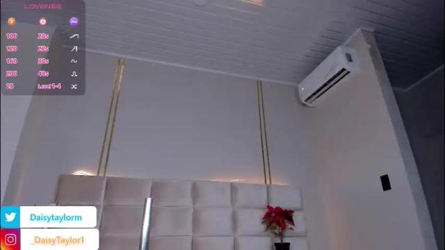 Image 7 of daisytaylor_ Stream on Chaturbate on 1 month ago