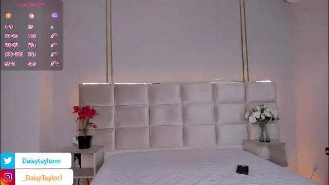Image 7 of daisytaylor_ Stream on Chaturbate on 15 days ago