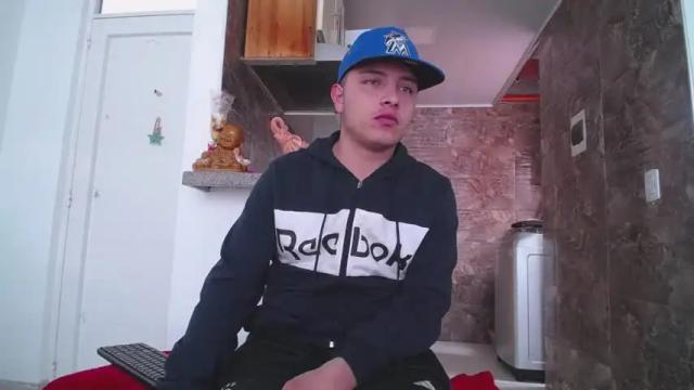 Image 8 of dakota_and_aron Stream on Chaturbate on 14 months ago