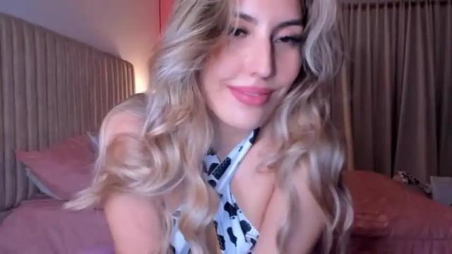 Image 4 of dakota_clark Stream on Chaturbate on 25 months ago