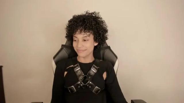 Image 4 of dakota_hunter_ Stream on Chaturbate on 12 months ago