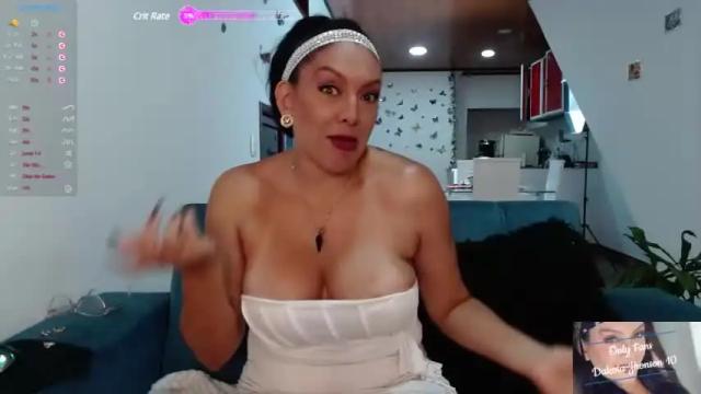 Image 3 of dakota_johnson10 Stream on Chaturbate on 20 months ago