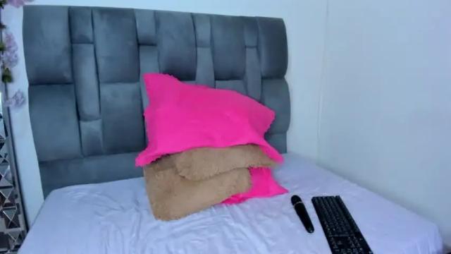 Image 10 of dakota_snow_ Stream on Chaturbate on 24 months ago