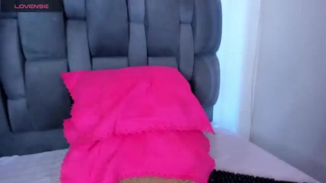 Image 10 of dakota_snow_ Stream on Chaturbate on 24 months ago