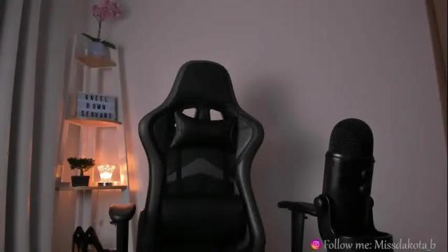 Image 6 of dakotablakee Stream on Chaturbate on 1 month ago