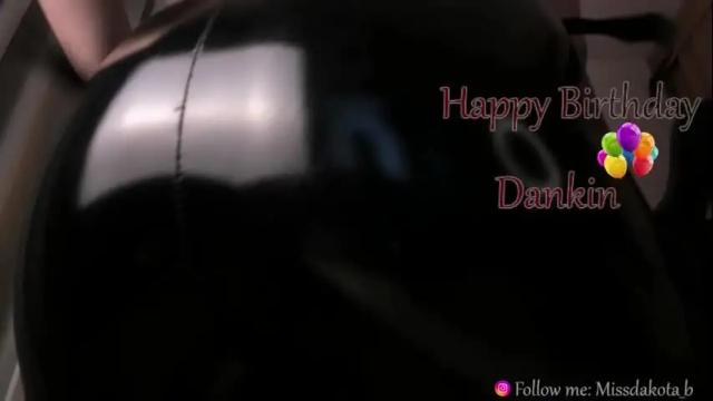 Image 6 of dakotablakee Stream on Chaturbate on 1 month ago