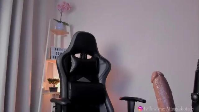 Image 11 of dakotablakee Stream on Chaturbate on 1 month ago