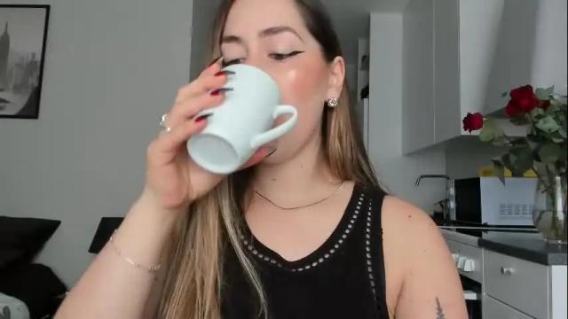 Image 4 of dakotablakee Stream on Chaturbate on 8 days ago