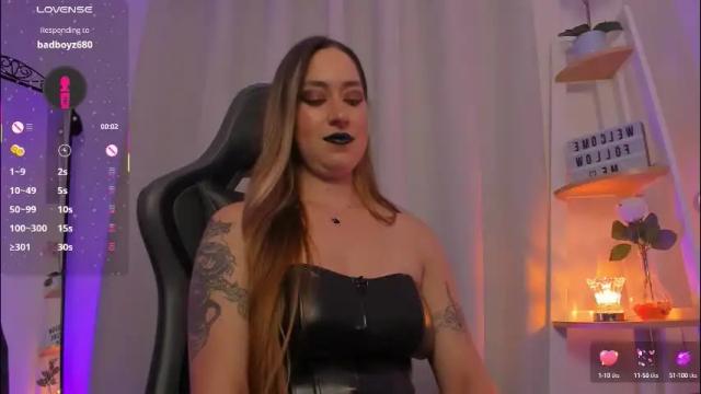 Image 12 of dakotablakee Stream on Chaturbate on 2 months ago