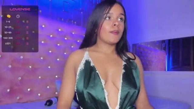Image 3 of dalia_giraldo Stream on Chaturbate on 18 months ago