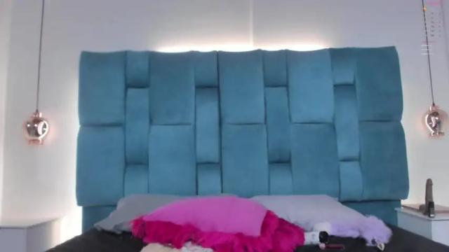 Image 4 of dalia_giraldo Stream on Chaturbate on 16 months ago