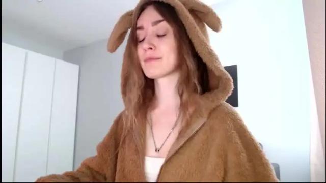 Image 11 of dalia_peach Stream on Chaturbate on 2 months ago