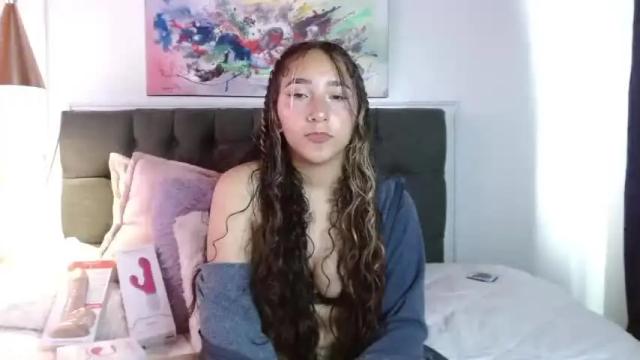 Image 4 of dalilablue_ Stream on Chaturbate on 15 months ago