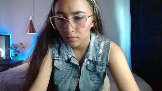 Image 2 of dalilablue_ Stream on Chaturbate on 15 months ago