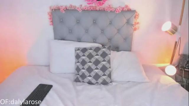 Image 2 of dalylarose Stream on Chaturbate on 6 days ago