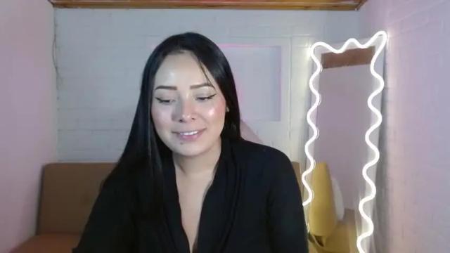 Image 4 of damii_tay Stream on Chaturbate on 15 months ago