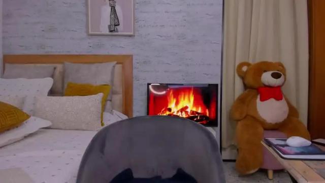 Image 12 of danahernandez Stream on Chaturbate on 16 months ago
