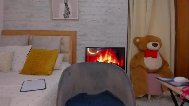 Image 2 of danahernandez Stream on Chaturbate on 16 months ago