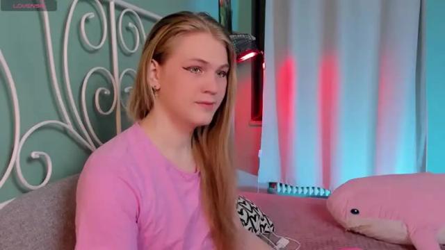 Image 4 of danakhadra Stream on Chaturbate on 16 months ago