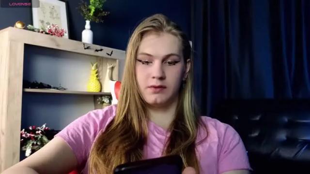 Image 8 of danakhadra Stream on Chaturbate on 16 months ago