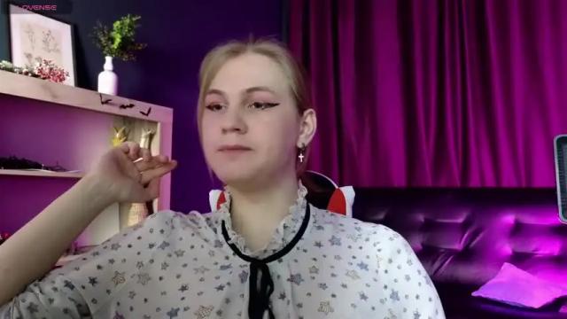 Image 6 of danakhadra Stream on Chaturbate on 15 months ago