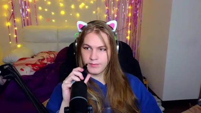 Image 3 of danakhadra Stream on Chaturbate on 14 months ago