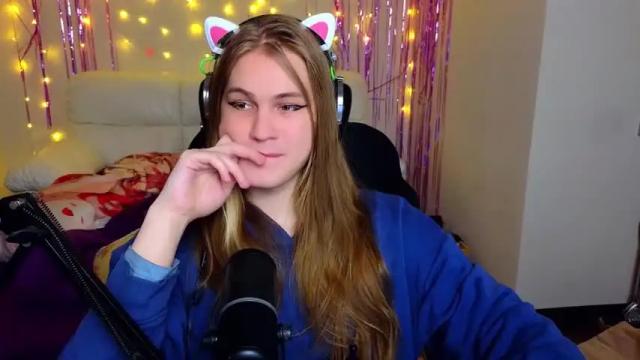 Image 4 of danakhadra Stream on Chaturbate on 14 months ago