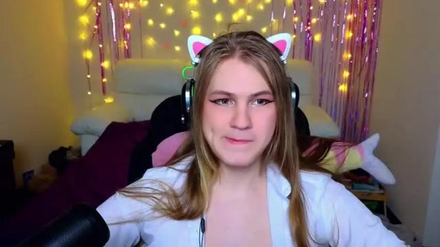 Image 11 of danakhadra Stream on Chaturbate on 14 months ago