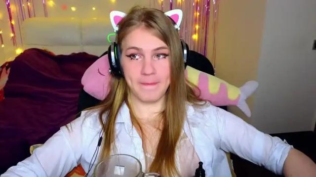 Image 12 of danakhadra Stream on Chaturbate on 14 months ago