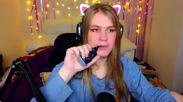 Image 3 of danakhadra Stream on Chaturbate on 14 months ago
