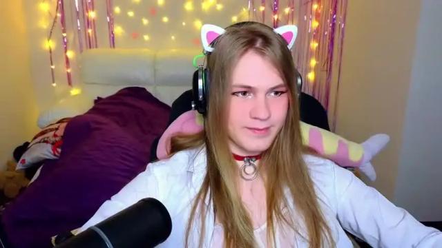 Image 10 of danakhadra Stream on Chaturbate on 14 months ago