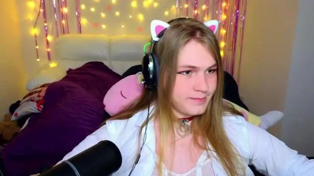 Image 8 of danakhadra Stream on Chaturbate on 14 months ago
