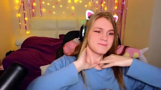 Image 12 of danakhadra Stream on Chaturbate on 14 months ago