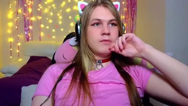 Image 10 of danakhadra Stream on Chaturbate on 14 months ago
