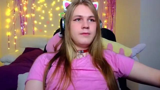 Image 8 of danakhadra Stream on Chaturbate on 14 months ago