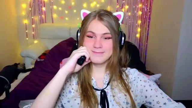 Image 11 of danakhadra Stream on Chaturbate on 14 months ago
