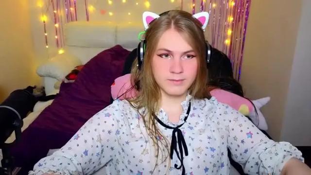 Image 2 of danakhadra Stream on Chaturbate on 14 months ago