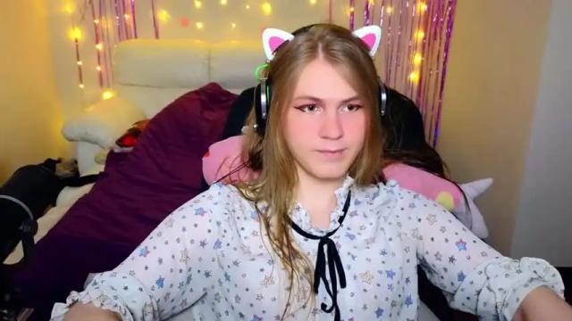 Image 4 of danakhadra Stream on Chaturbate on 14 months ago