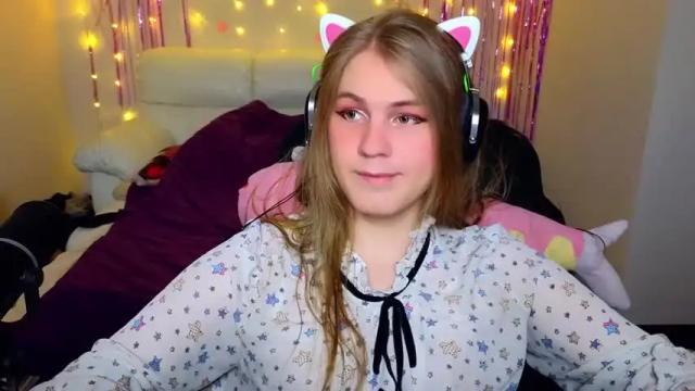 Image 6 of danakhadra Stream on Chaturbate on 14 months ago
